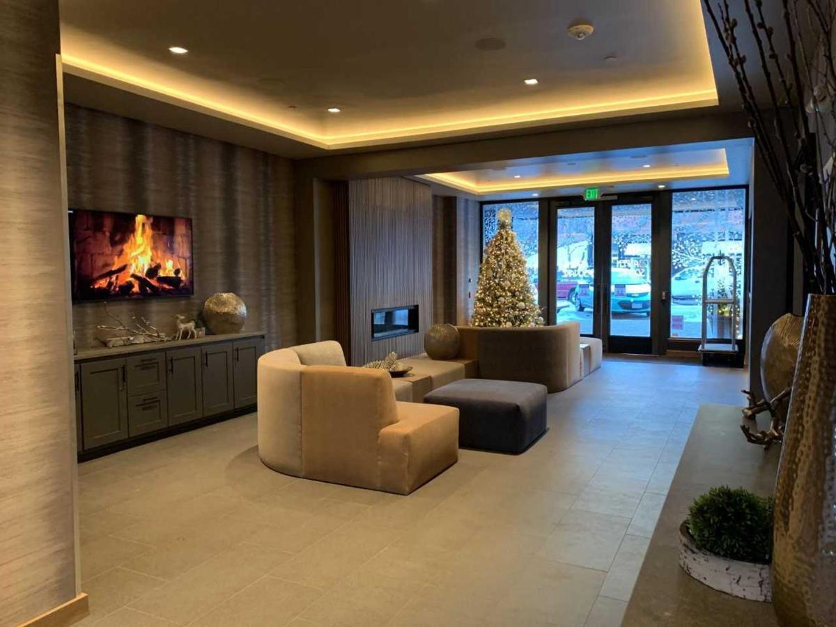 Aspen Square Condominium Hotel Eksteriør bilde