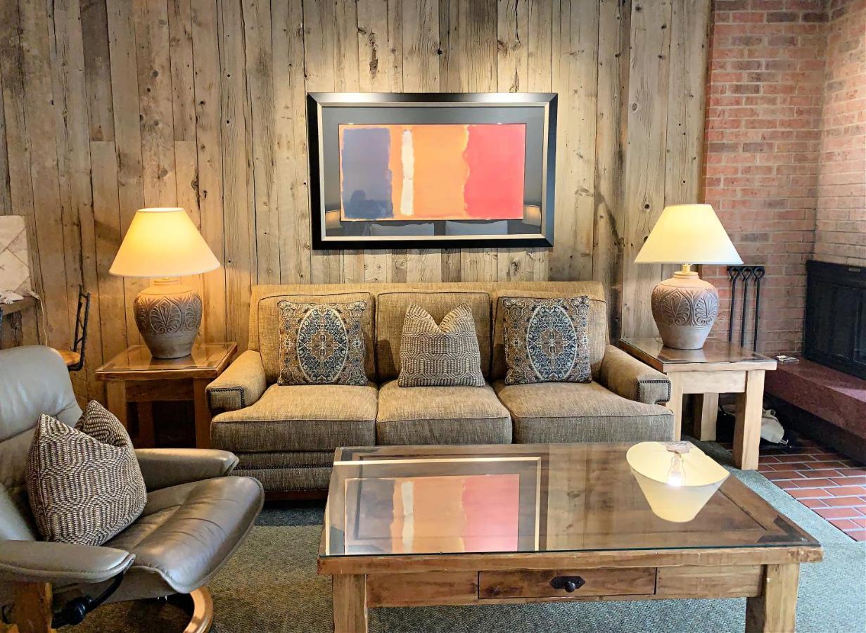 Aspen Square Condominium Hotel Eksteriør bilde